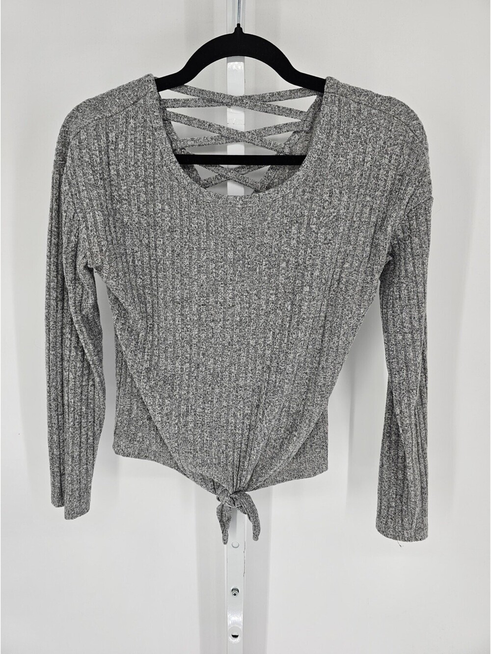 Almost Famous Womens Sz M Long Sleeve Cropped Tie Front Shirt Gray Ribbed